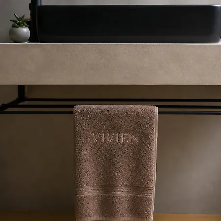 Comfort In Muted Tones - Vivien Apartment *